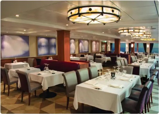 Main restaurant dining room aboard Norwegian Jewel